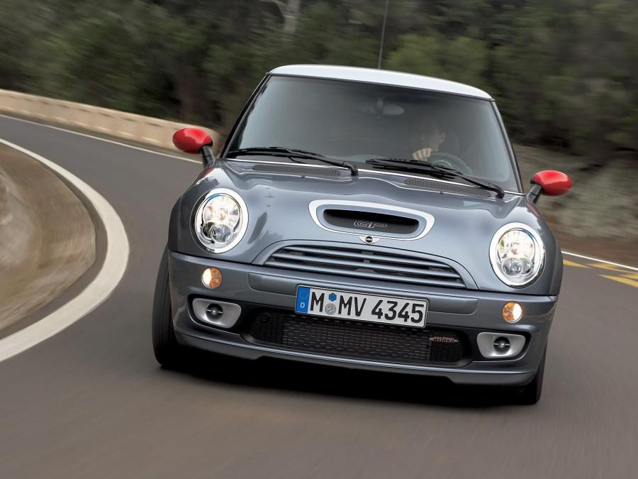  Mini Cooper S with JCW GP Kit 2006 года  (фото 22 из 22)